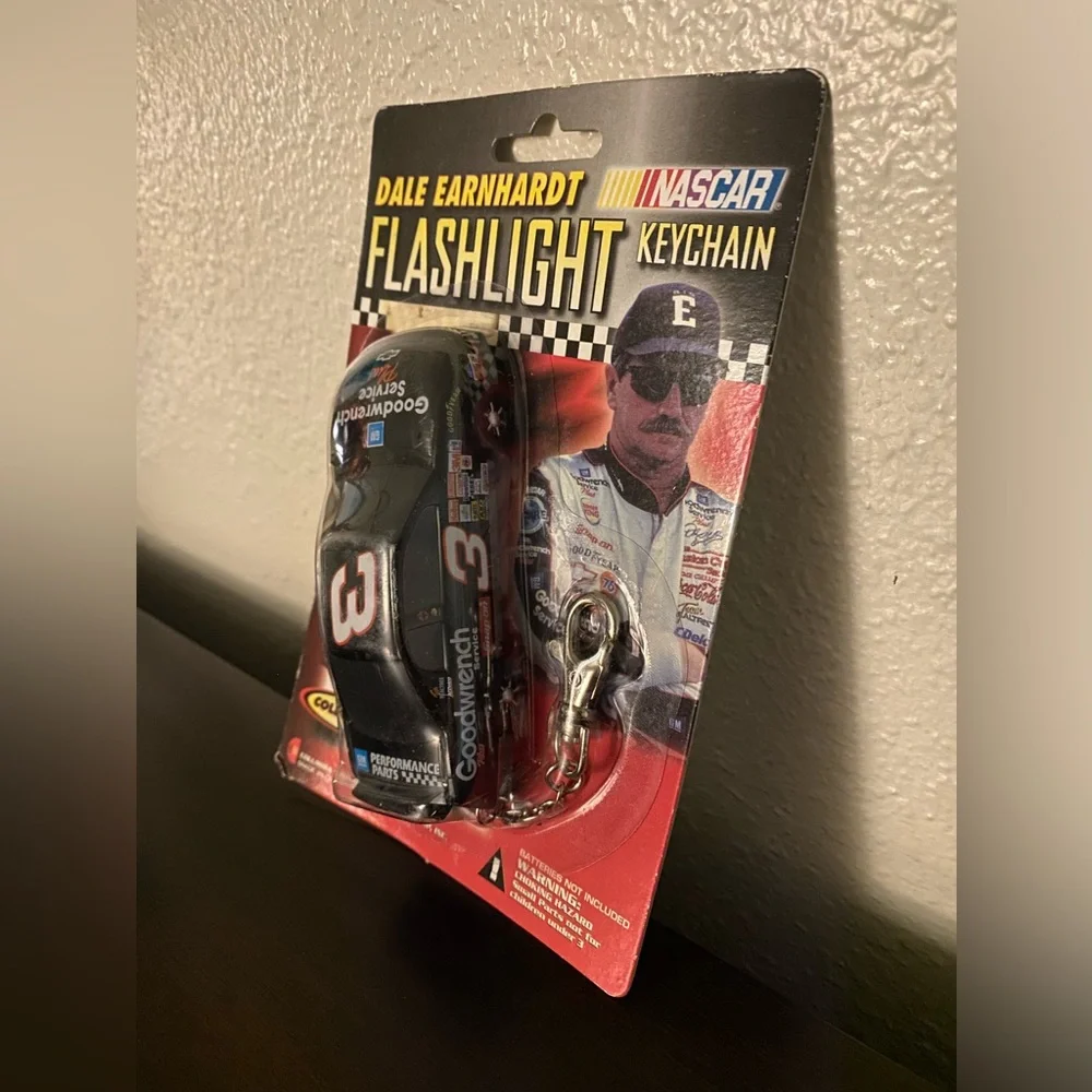 🏁 New Dale Earnhardt NASCAR Flashlight Keychain | #3 Goodwrench Collectible